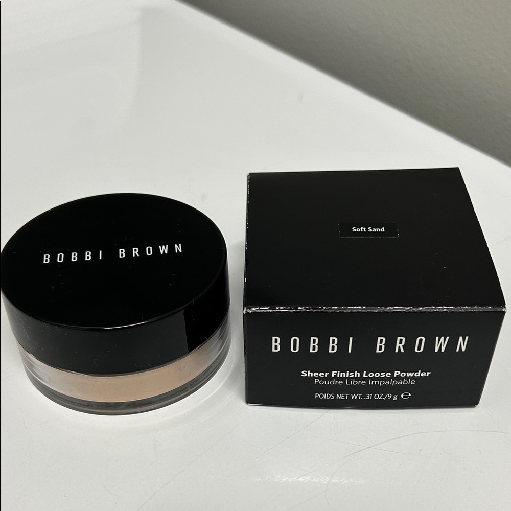 Bobbi Brown Sheer Finish Loose Powder - Soft Sand